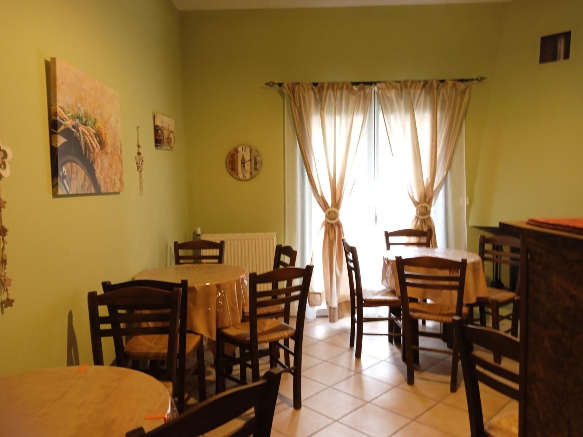 Guesthouse Eleftherios كالافريتا المظهر الخارجي الصورة