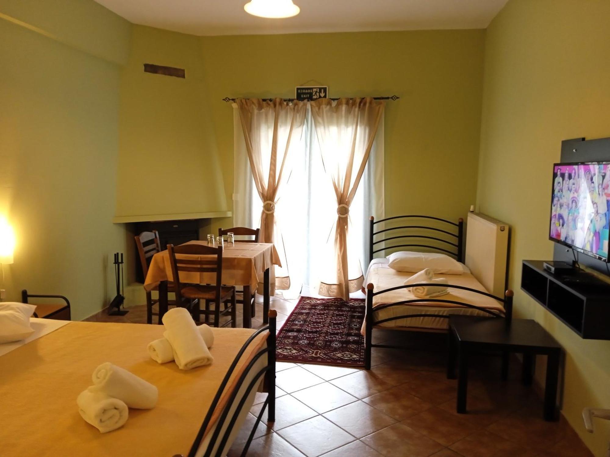 Guesthouse Eleftherios كالافريتا المظهر الخارجي الصورة