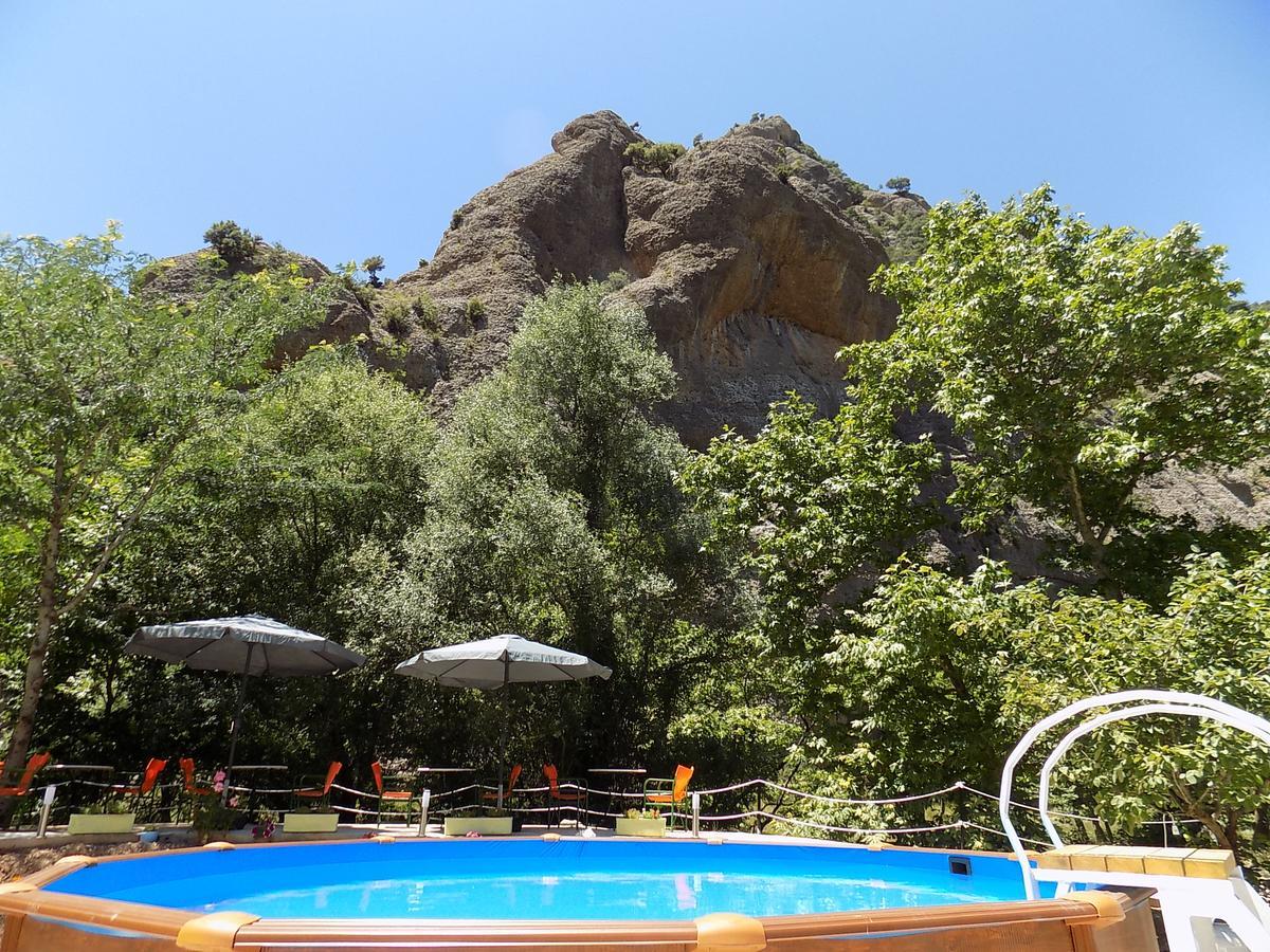Guesthouse Eleftherios كالافريتا المظهر الخارجي الصورة